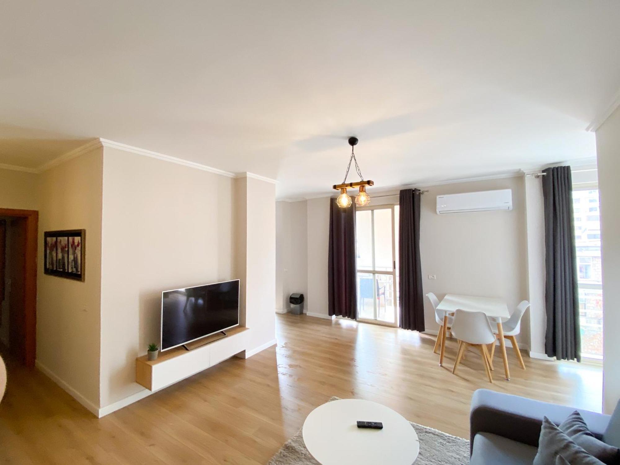 Apartament Modern At New Bazaar, *